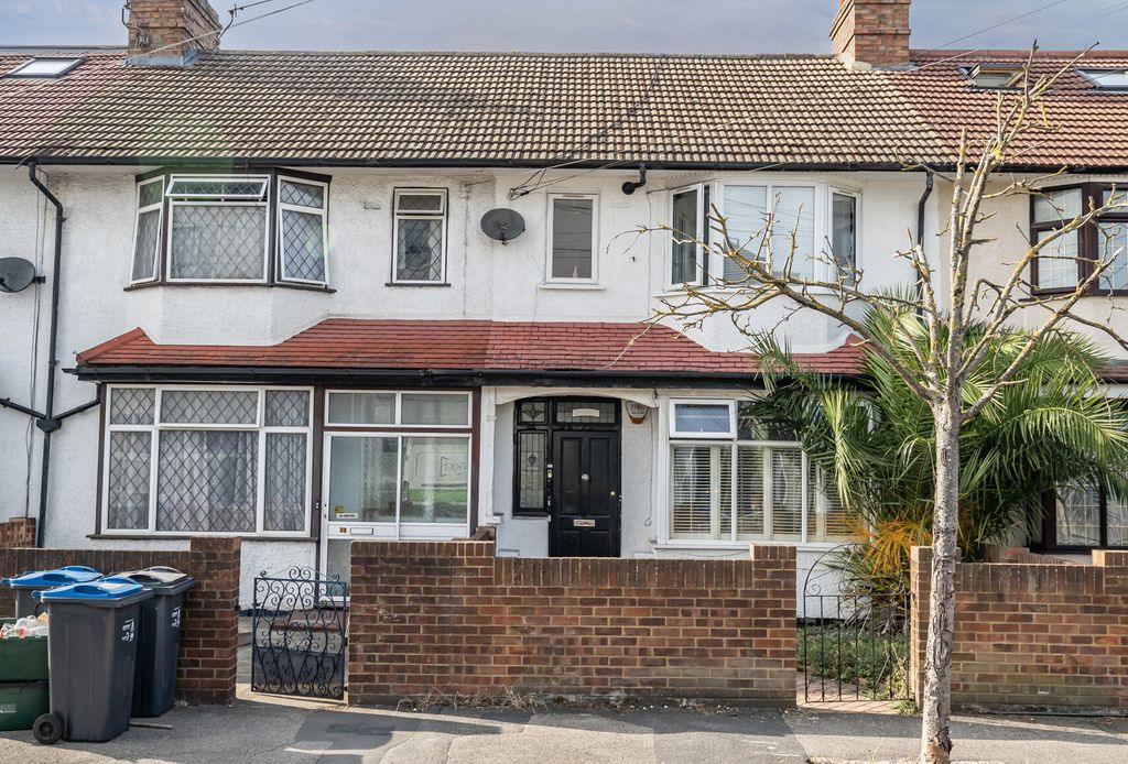 Property photo 1 of 17 1335119-19-689382...