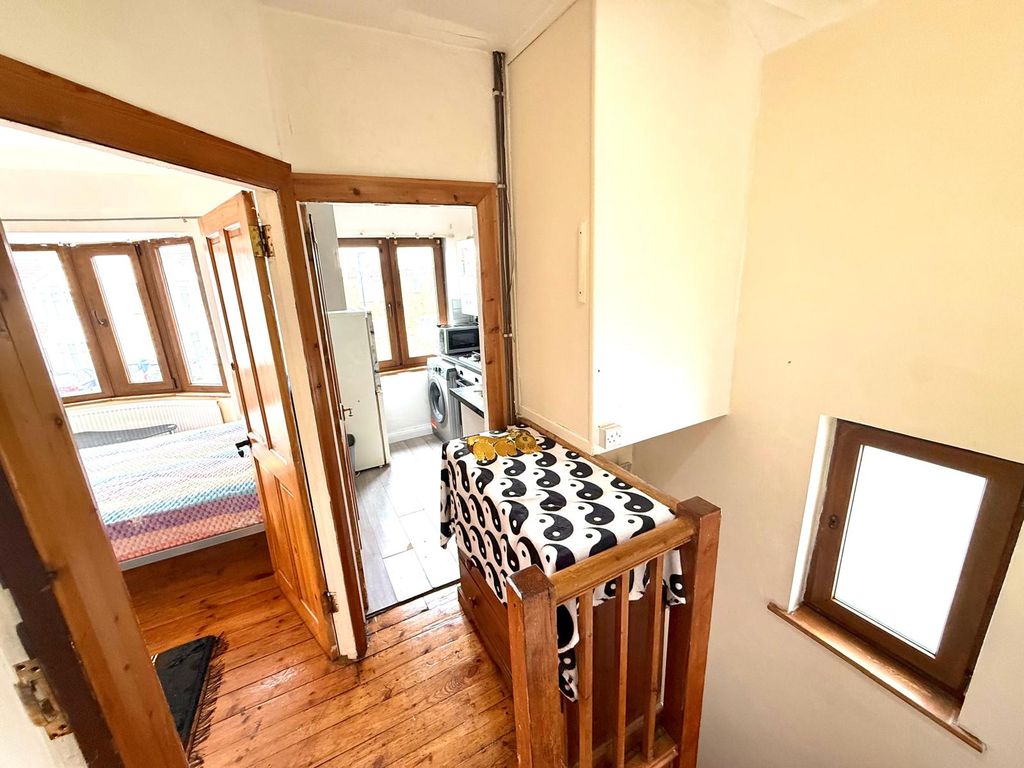 Property photo 1 of 5
