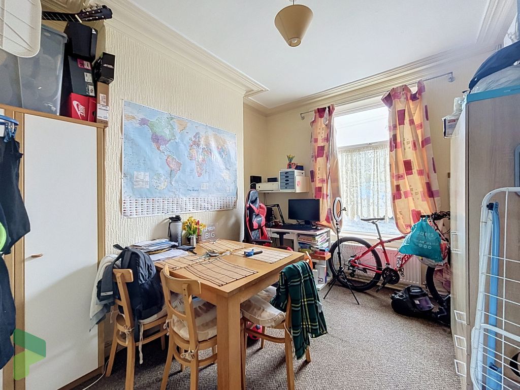 Property photo 3 of 10 Sitting Room