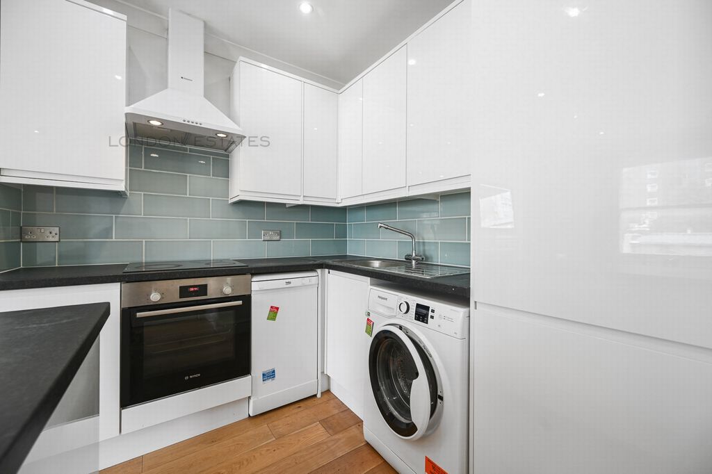 Property photo 3 of 11 Photo 12