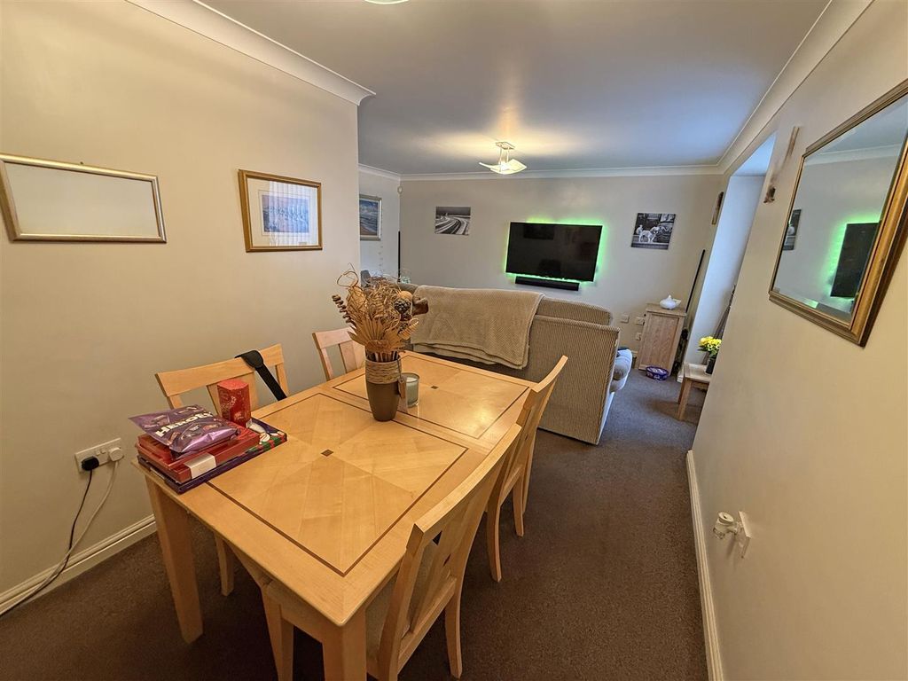 Property photo 3 of 14 Dining Room.Jpg