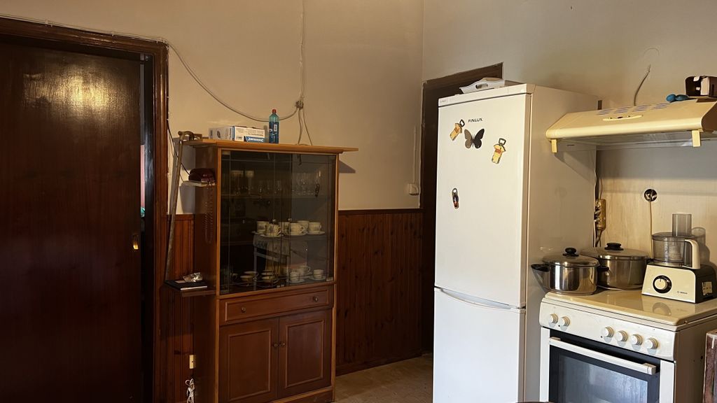 Property photo 2 of 15 Kitchen House 1