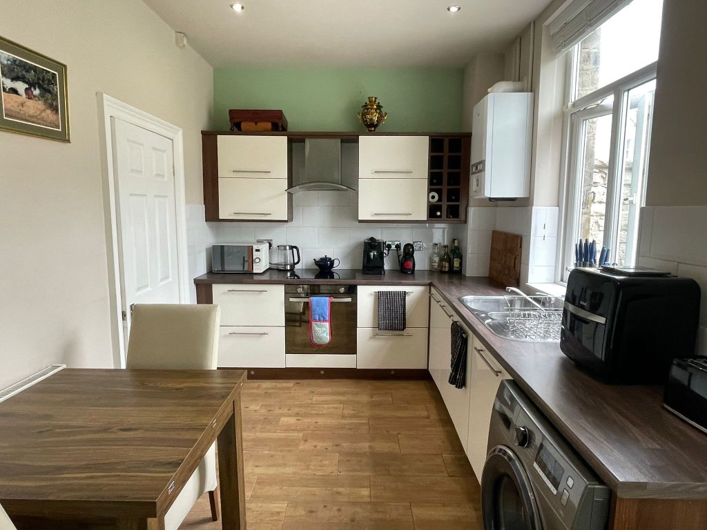 Property photo 2 of 8 Kitchen