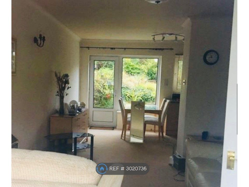 Property photo 2 of 3