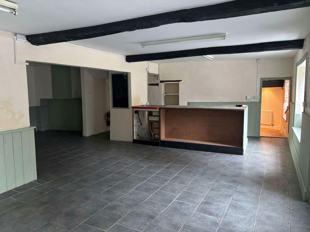 Property photo 2 of 4 Int 2.Jpg