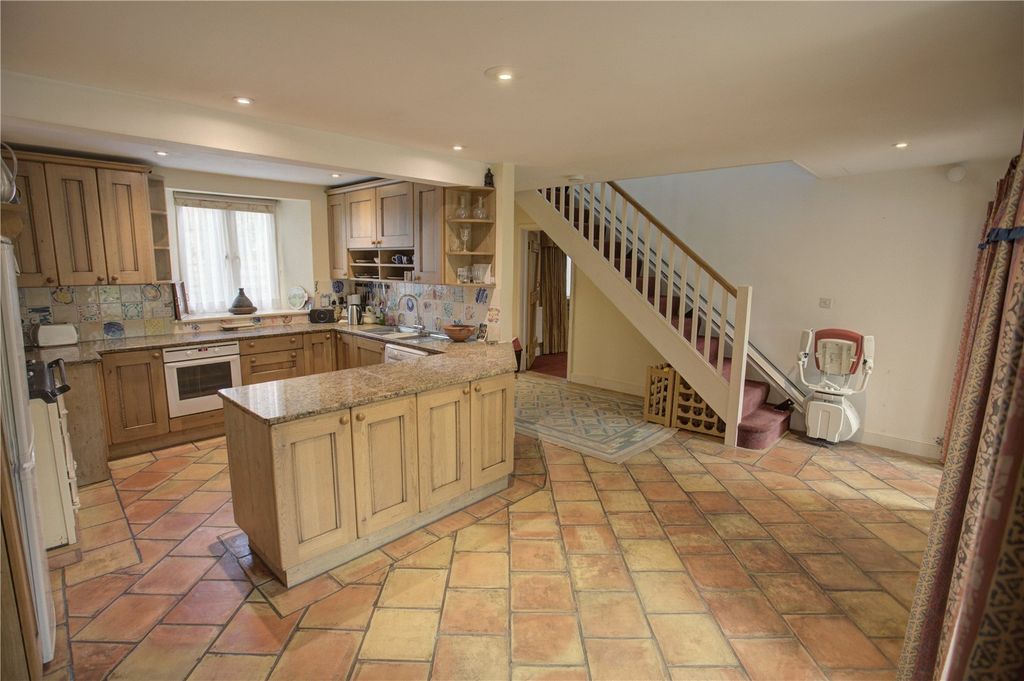 Property photo 2 of 26 Picture No. 54