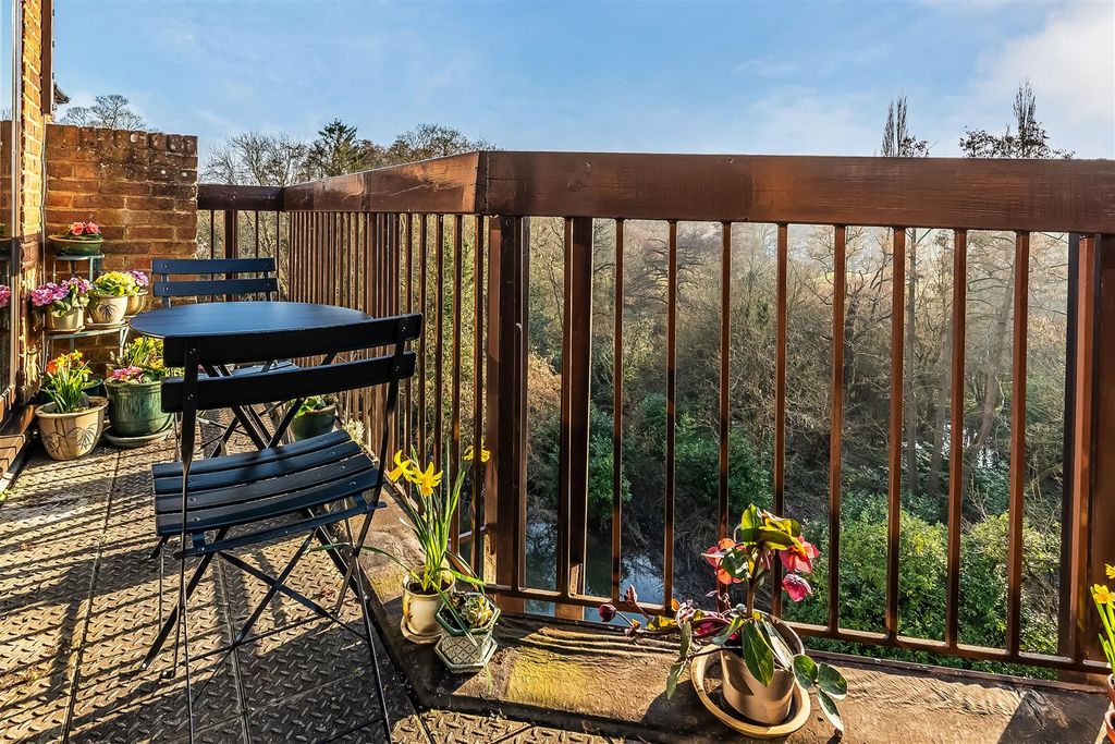 Property photo 2 of 16 9-Campbell-Court-26.Jpg