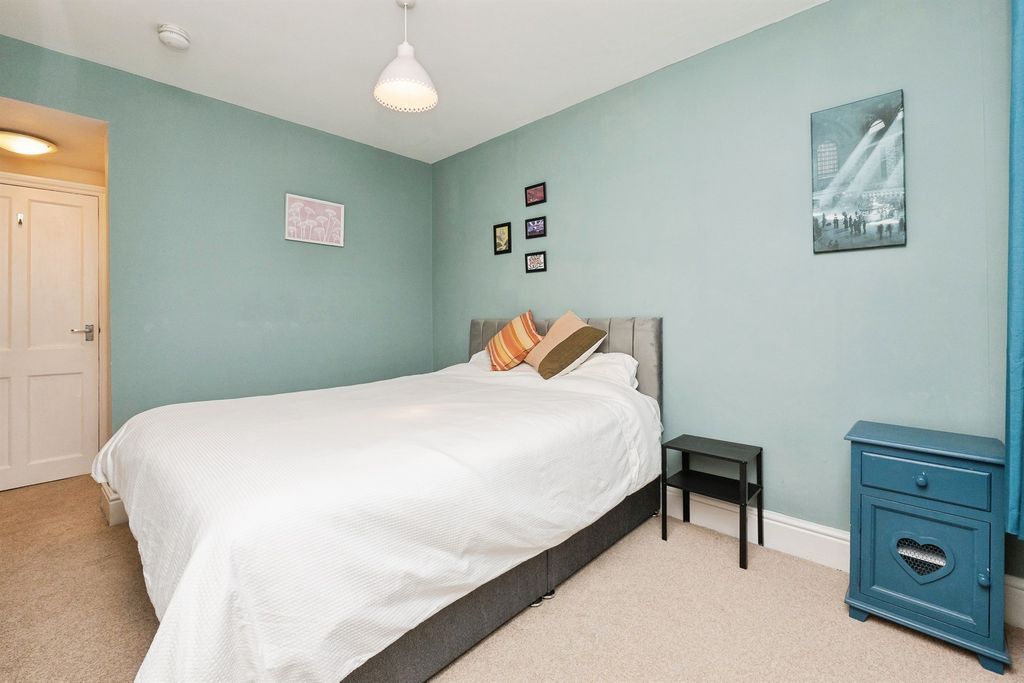 Property photo 3 of 24