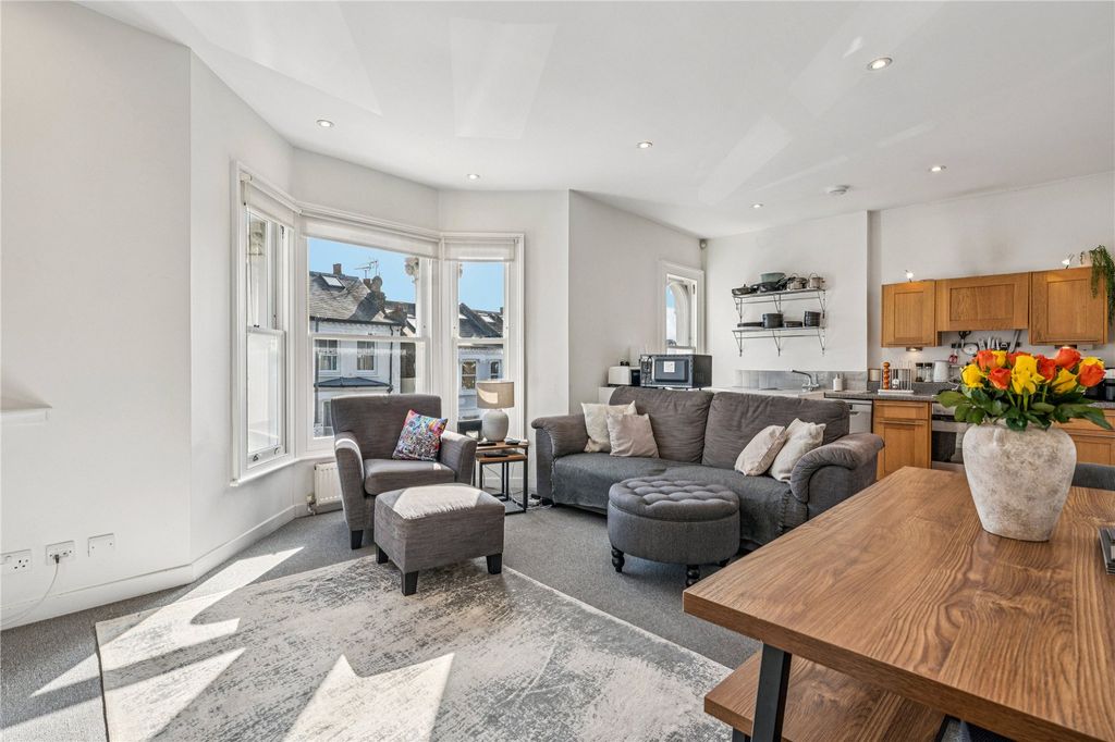 Property photo 3 of 10 Picture No. 17