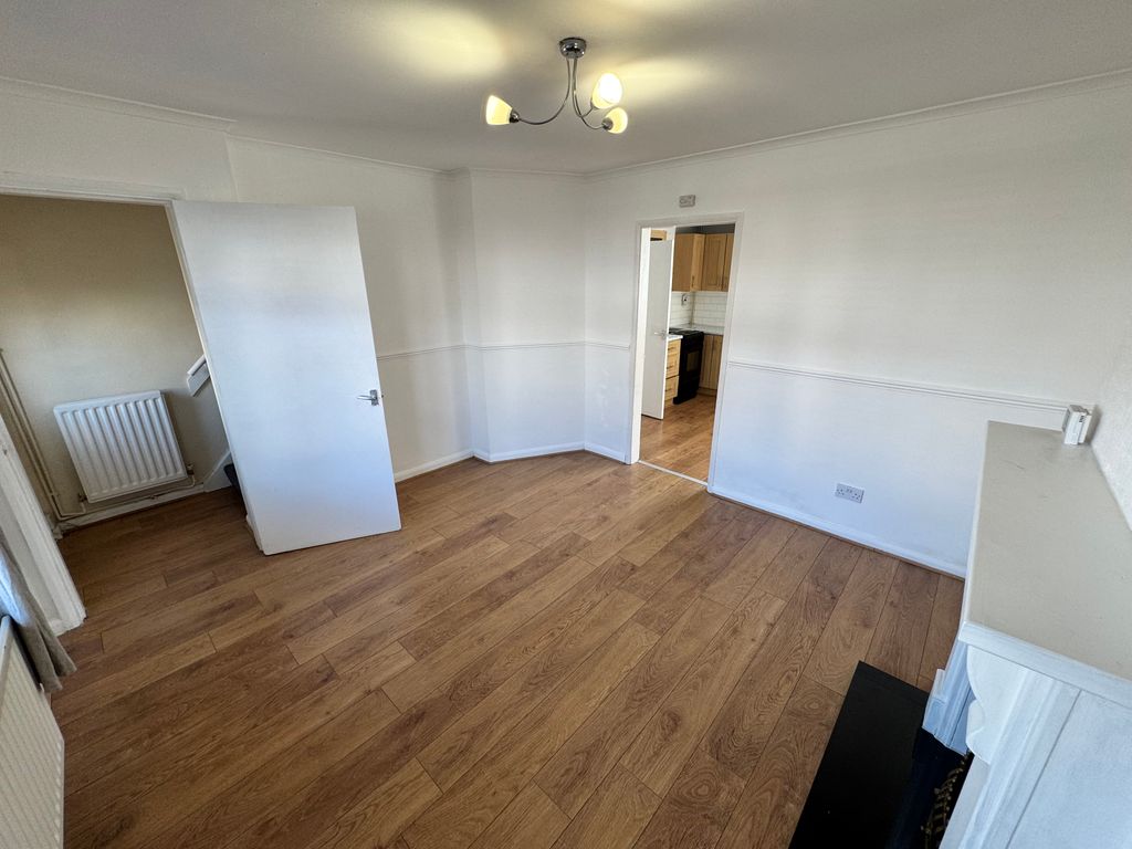 Property photo 3 of 13 Image