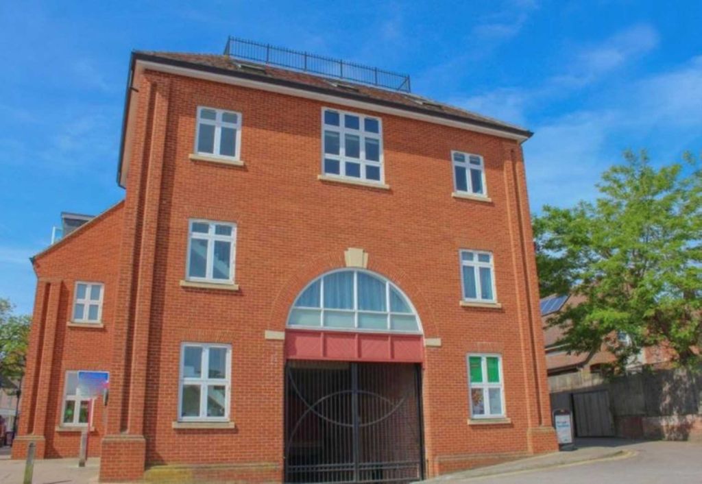 Property photo 3 of 14