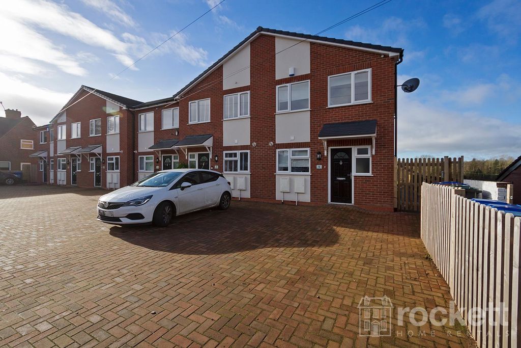 Property photo 3 of 35 6_Hanford_Gwi_7110Ew