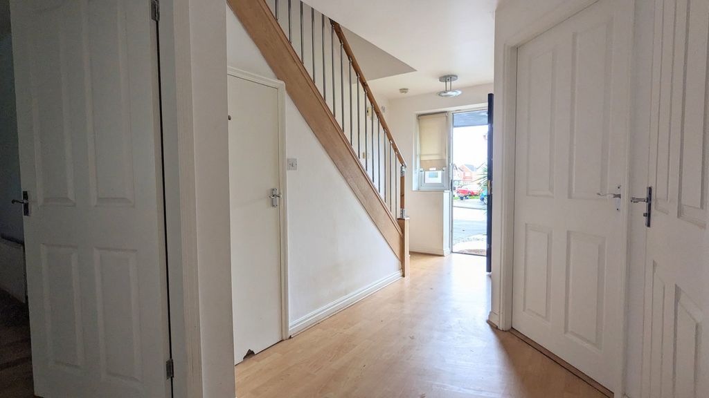 Property photo 3 of 32