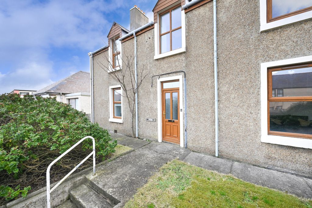 Property photo 2 of 36