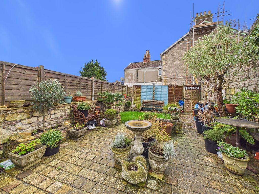 Property photo 2 of 27