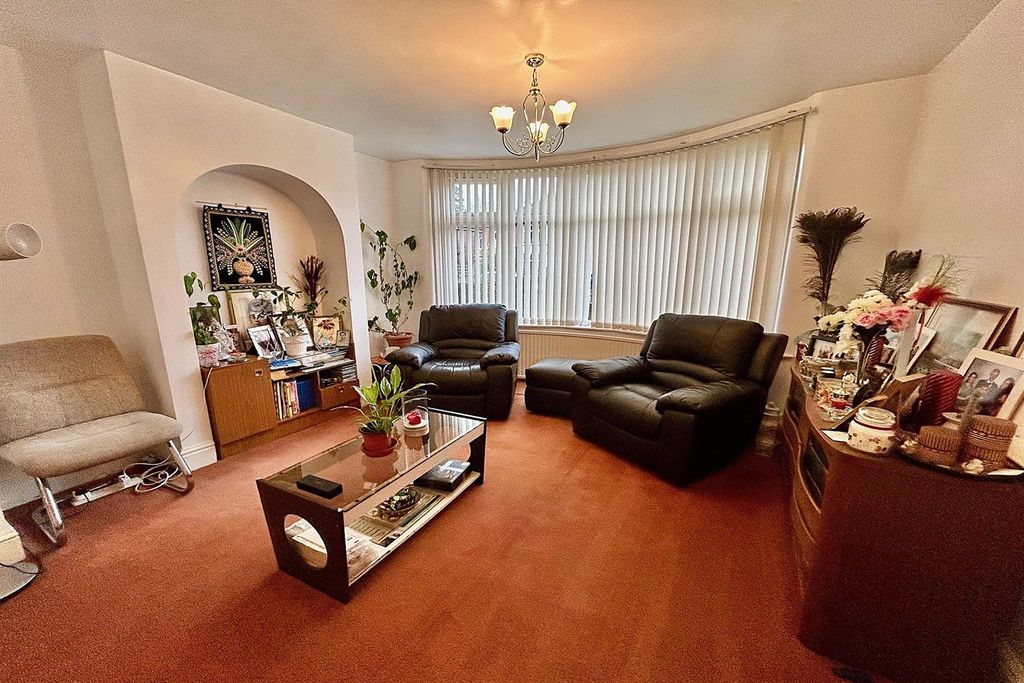 Property photo 3 of 22 Sitting Room