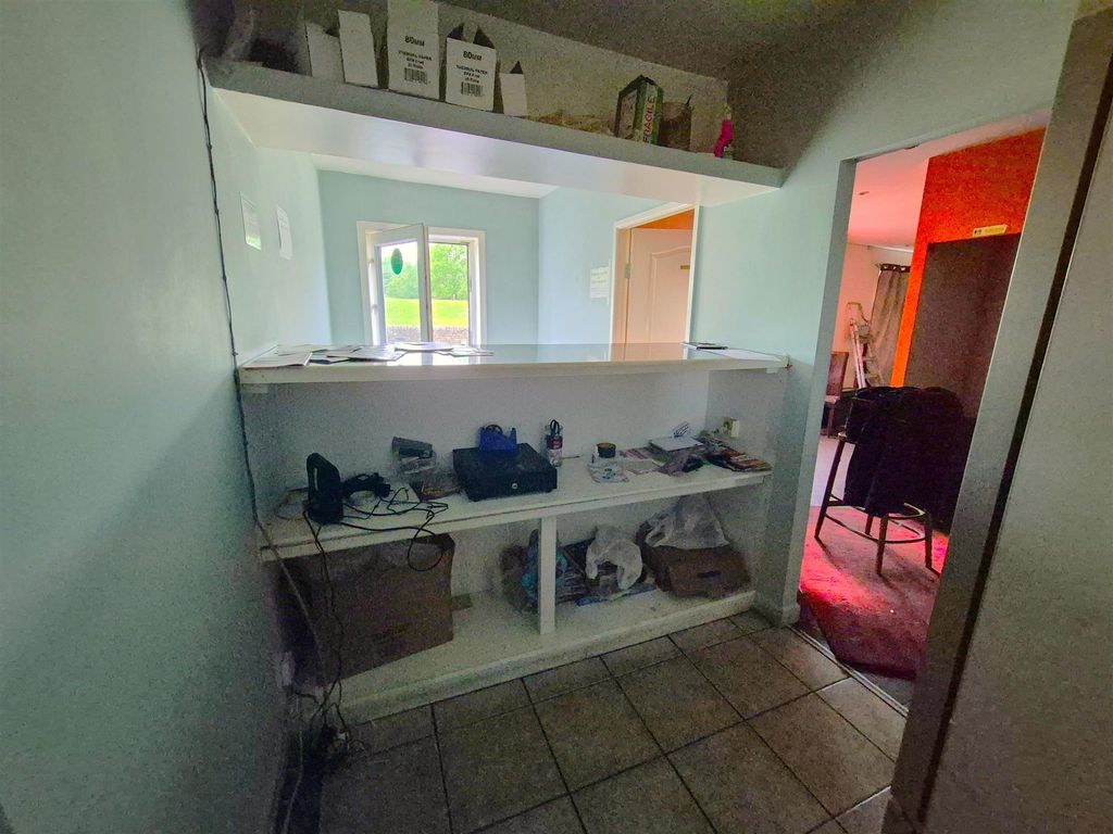 Property photo 3 of 8 Photo 2