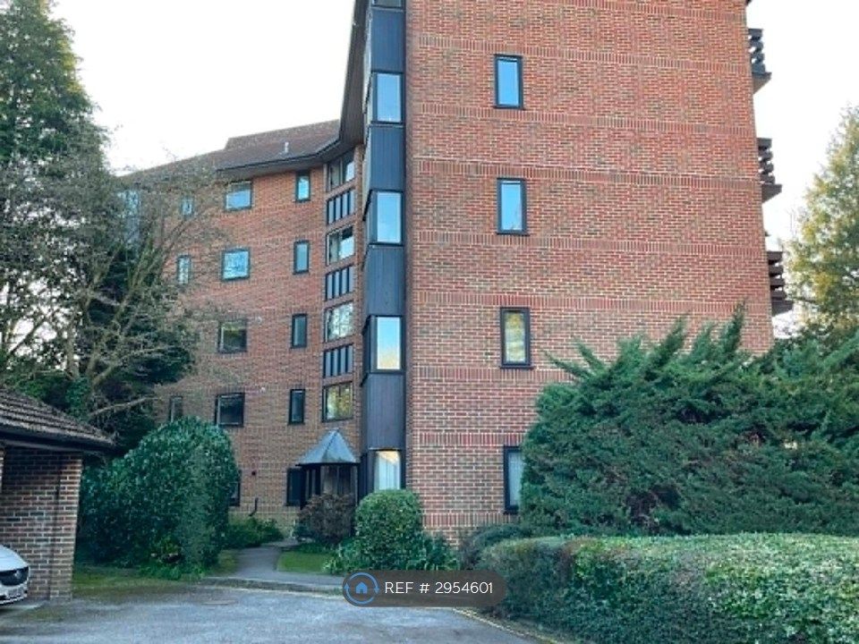 Property photo 2 of 12 Building
