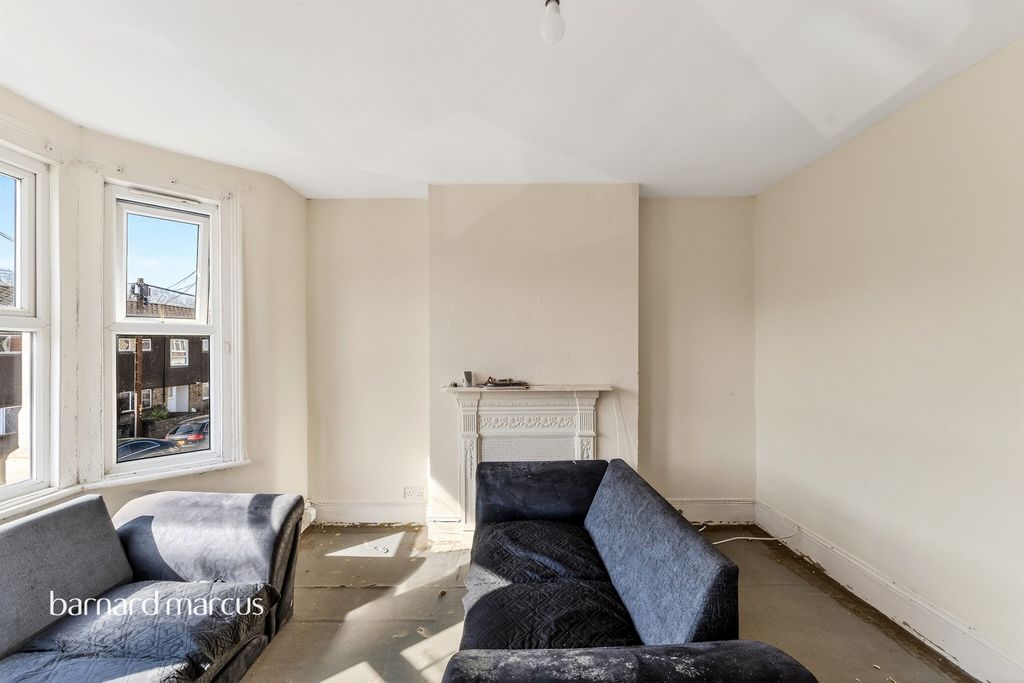 Property photo 3 of 14