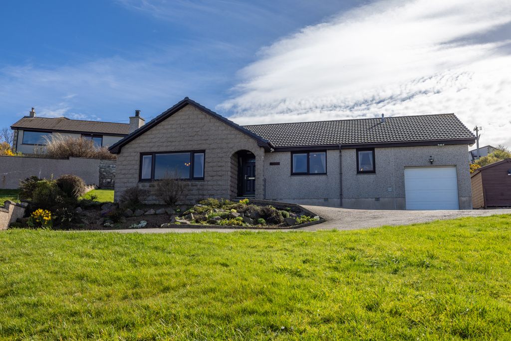 Property photo 3 of 18 Amanah Alt Angle