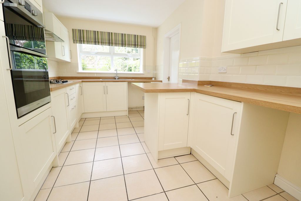 Property photo 2 of 16 Img_1938