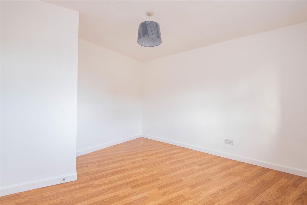 Property photo 3 of 13 Master Bedroom