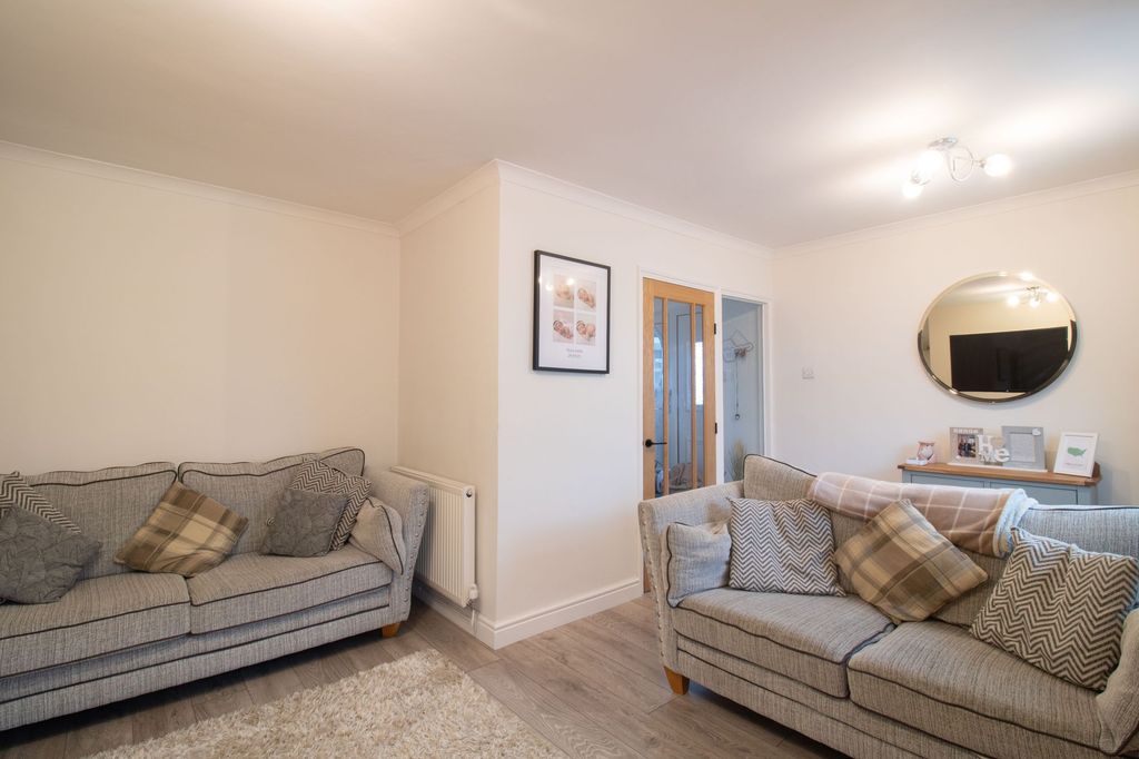 Property photo 3 of 25