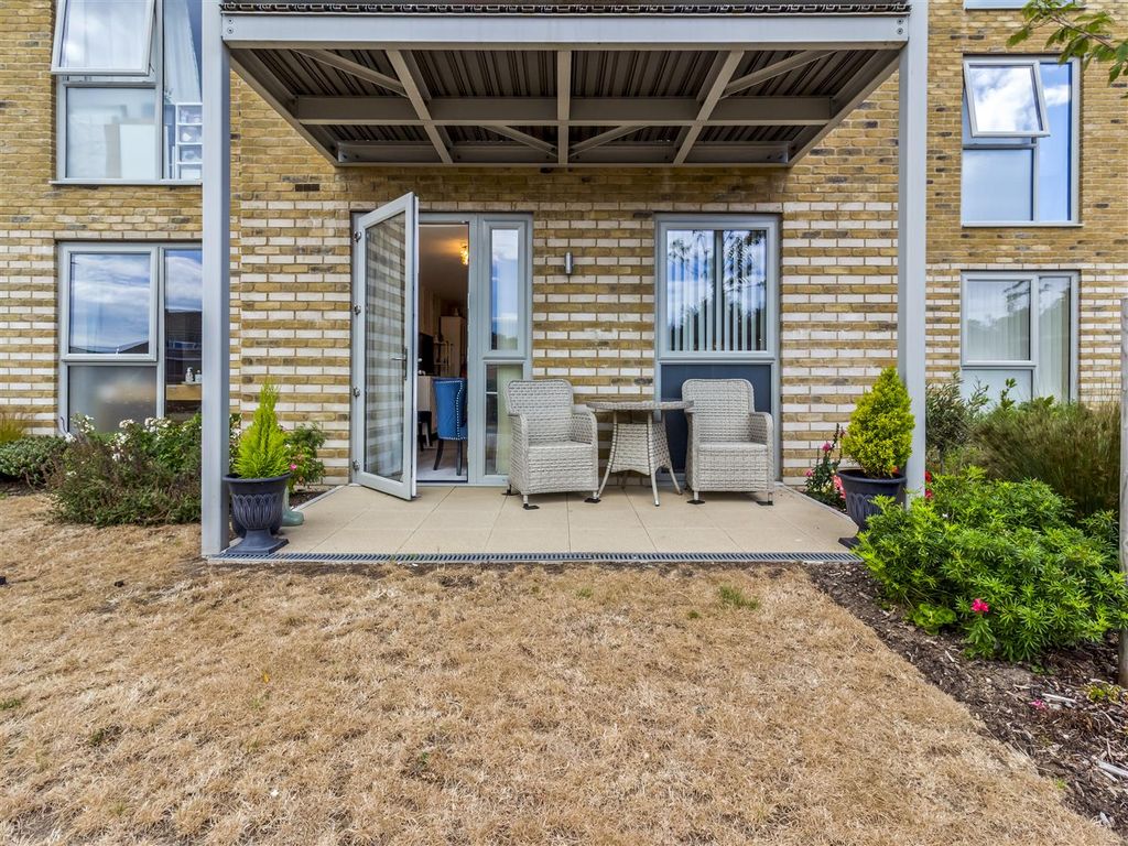 Property photo 2 of 21 3 Walnut Tree Place-010.Jpg