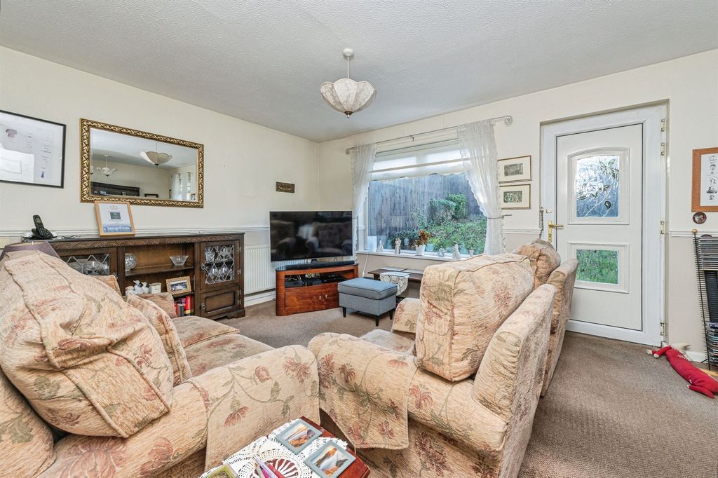 Property photo 2 of 19