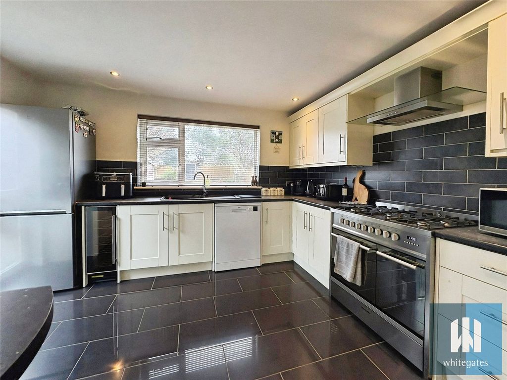 Property photo 2 of 33 Picture No. 39