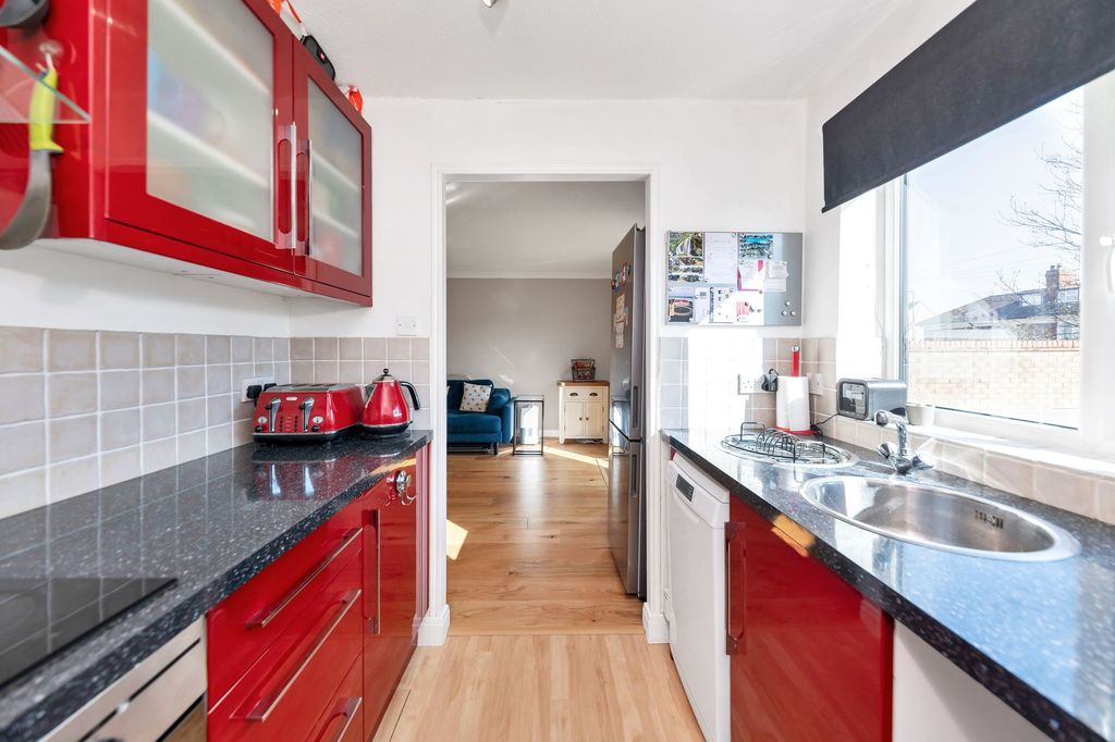 Property photo 1 of 12