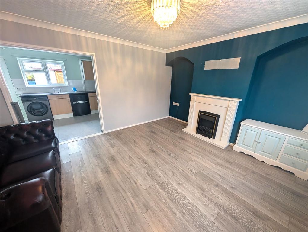 Property photo 2 of 6 Pxl_20251126_143320709.Jpg