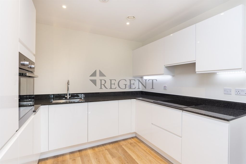Property photo 3 of 6 Kitchen