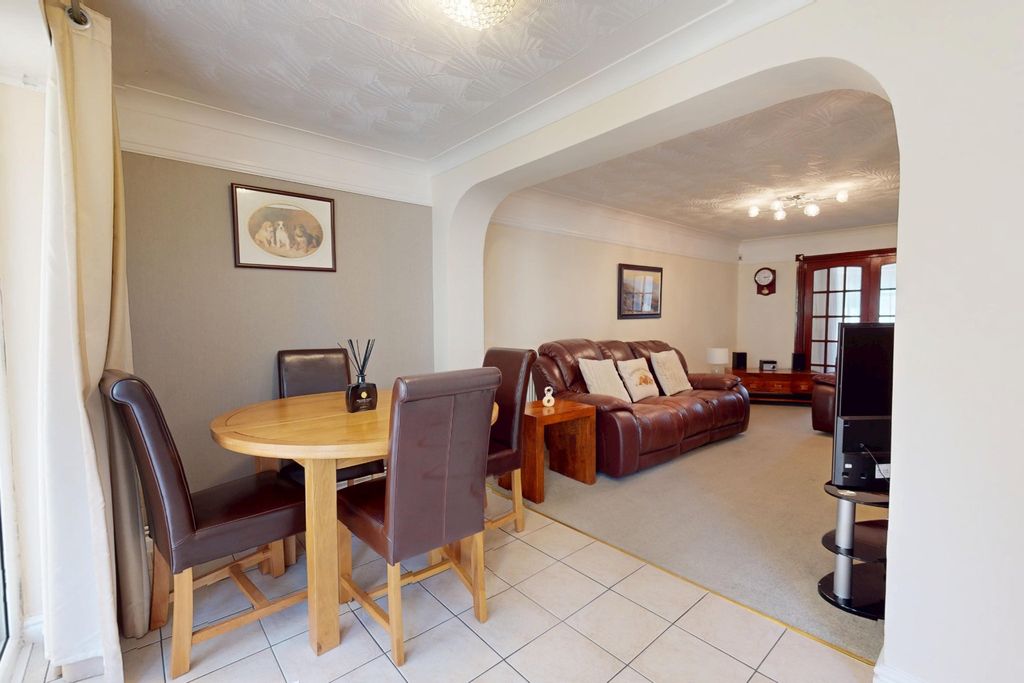 Property photo 3 of 27 5071684