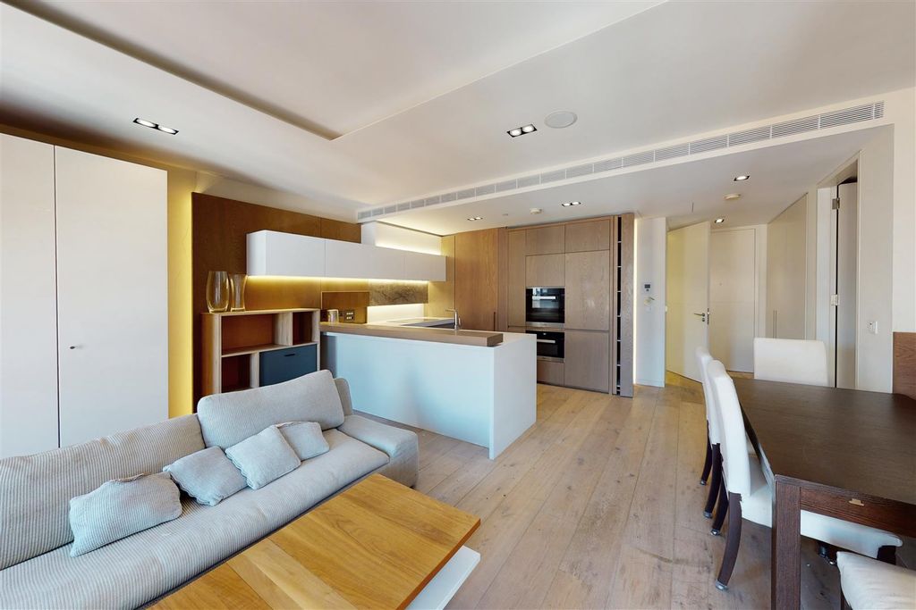 Property photo 3 of 17 Pearson Square