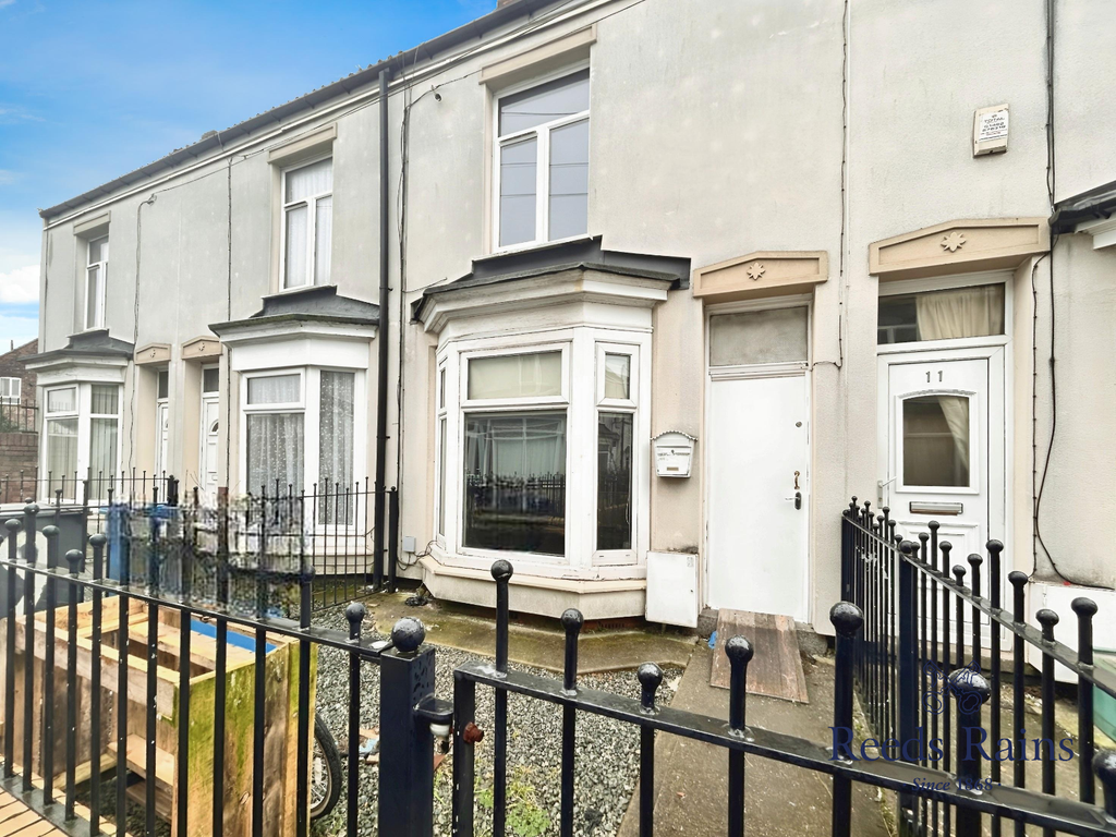 Property photo 1 of 7 Front Forecourt