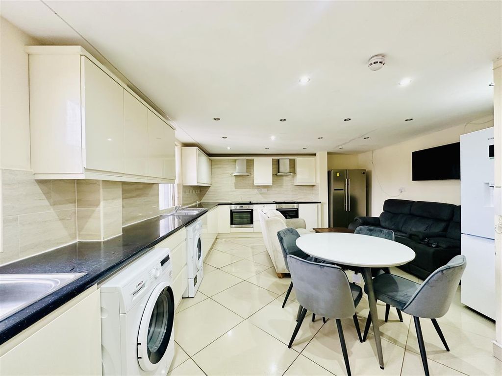 Property photo 1 of 32 Image00023.Jpeg