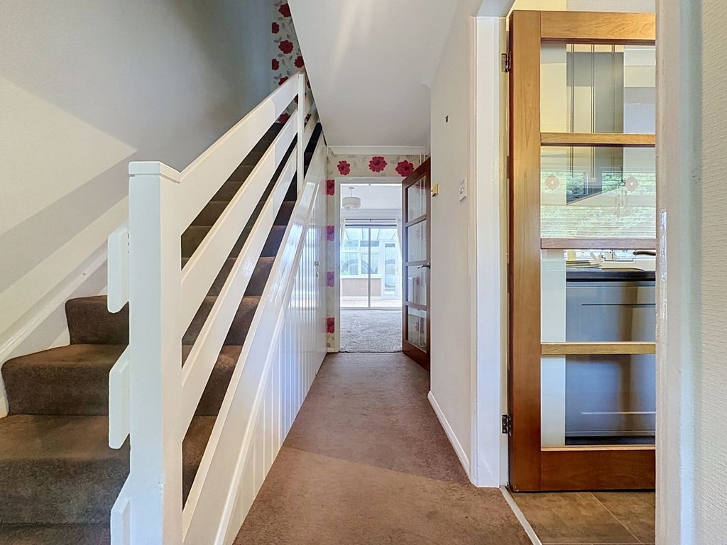 Property photo 2 of 14 Hallway