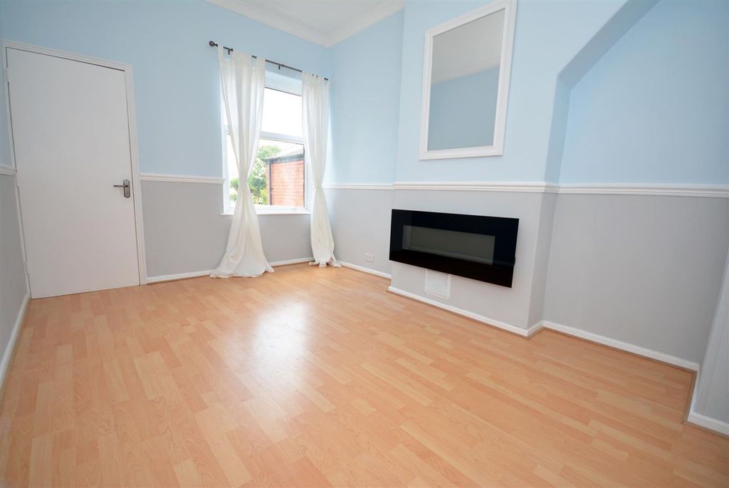 Property photo 3 of 10 Living Room