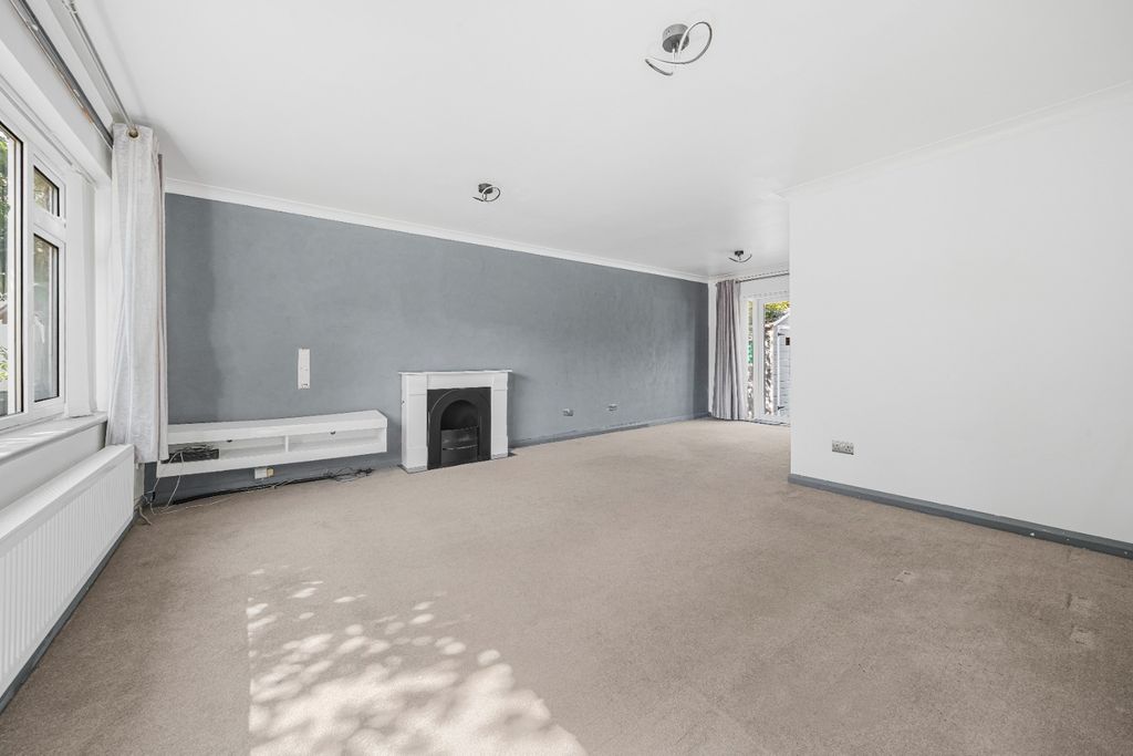 Property photo 3 of 9 1779713