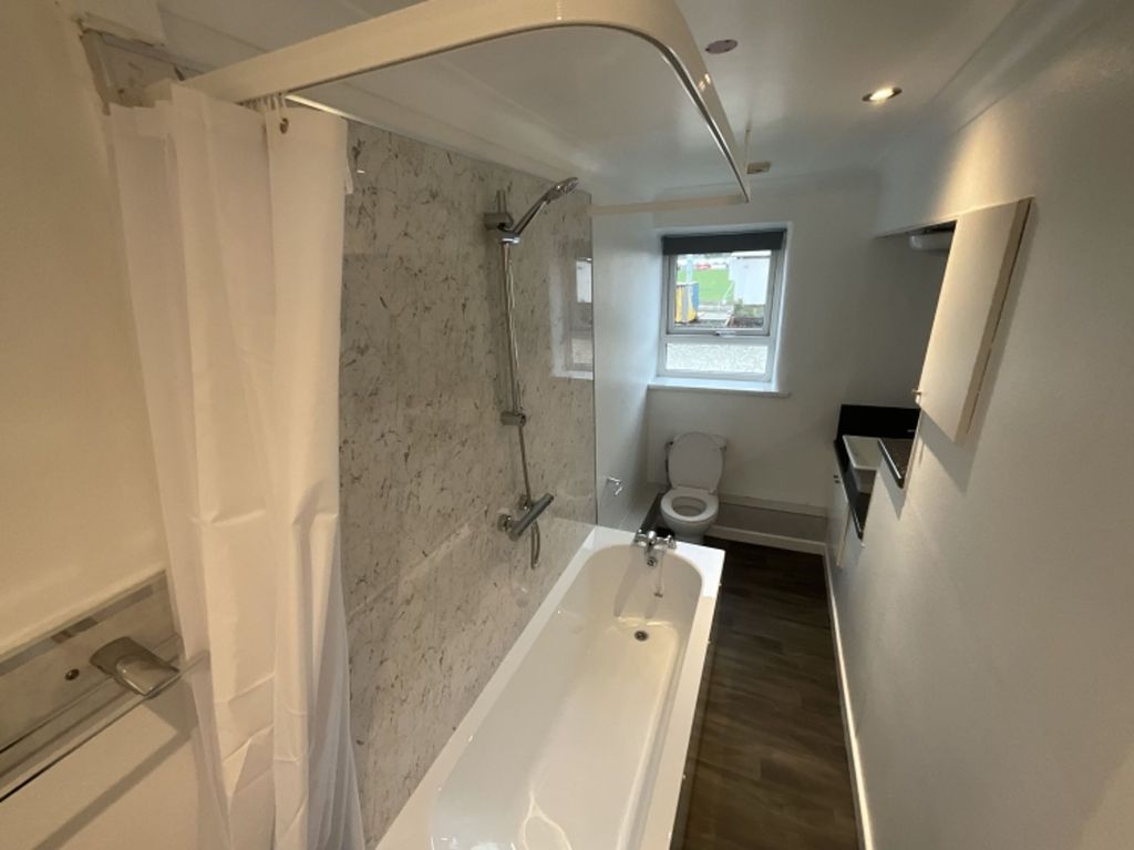 Property photo 2 of 9 D63803E8-5Cfe-410C-A0Ac-A4662A414796