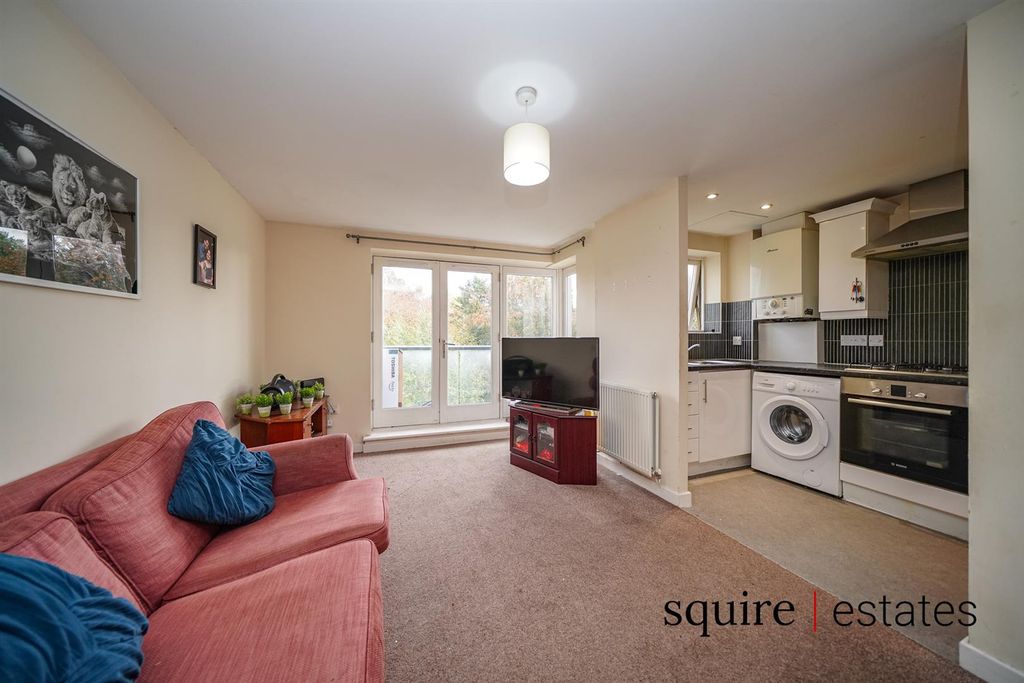 Property photo 3 of 12