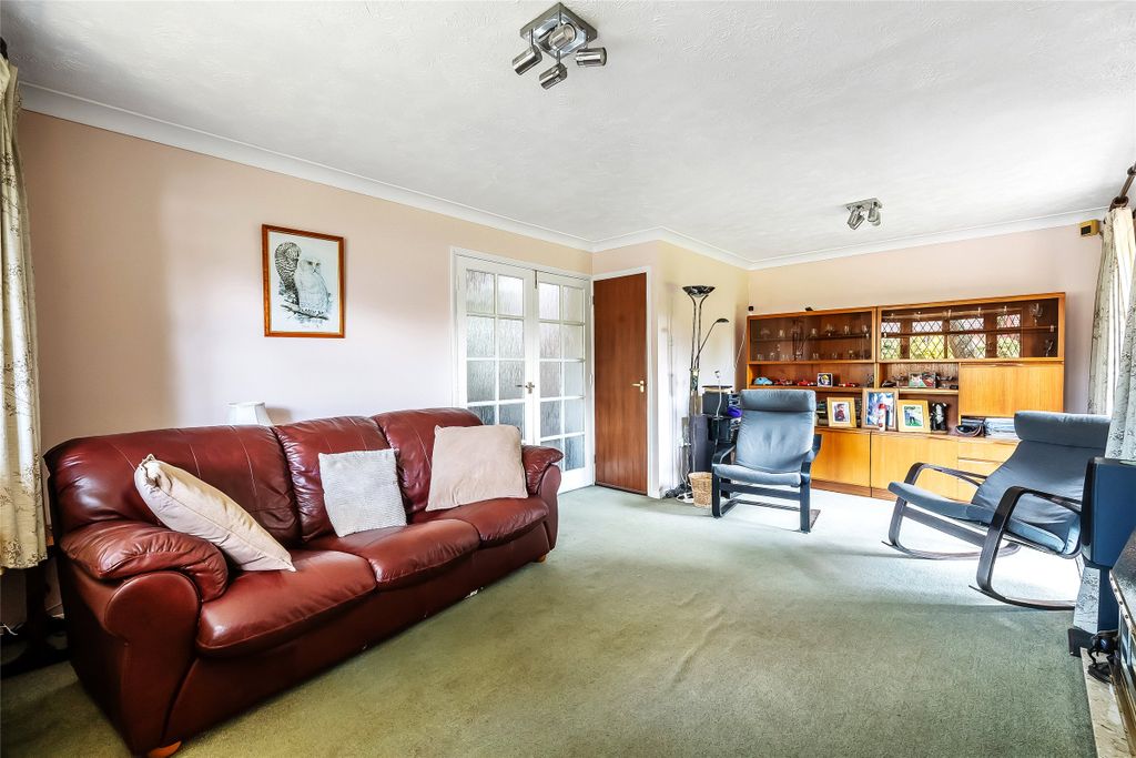 Property photo 2 of 10 Living Room
