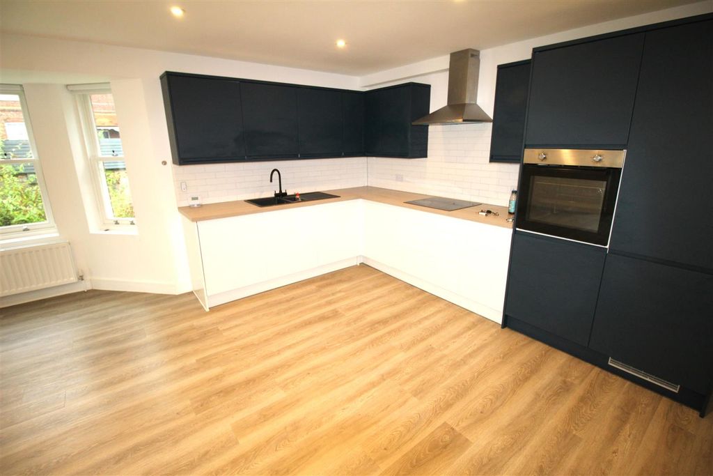 Property photo 3 of 11 Kitch Pic - Copy (2).Jpg