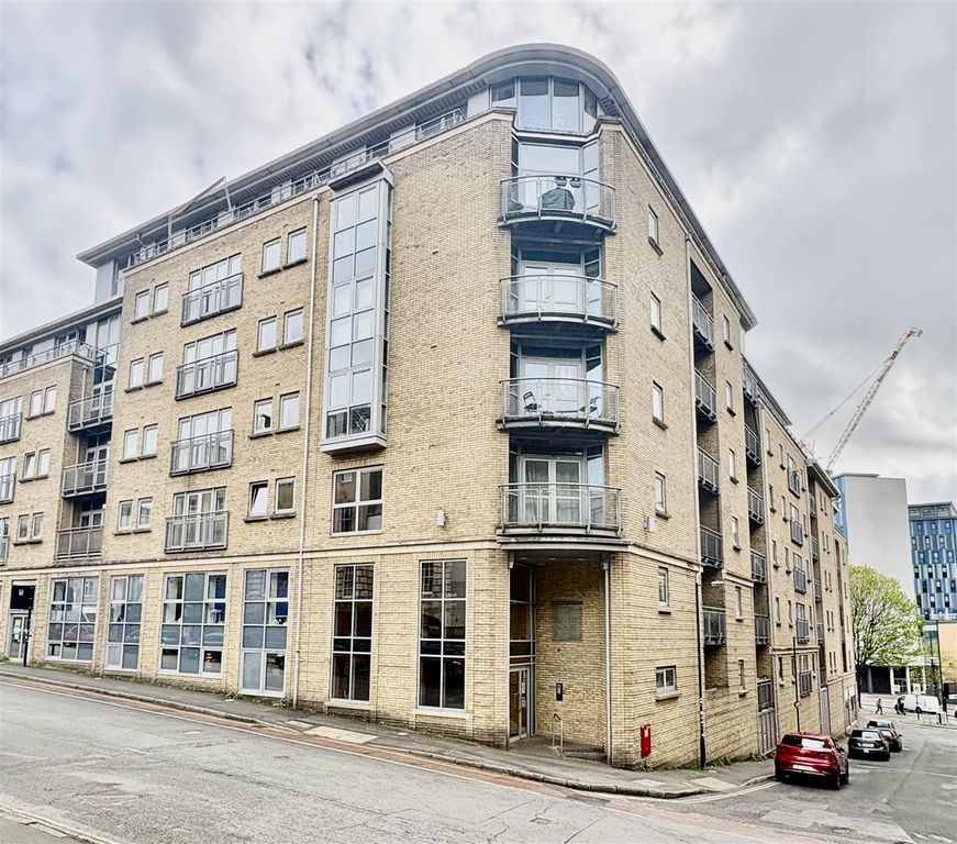 Property photo 2 of 13