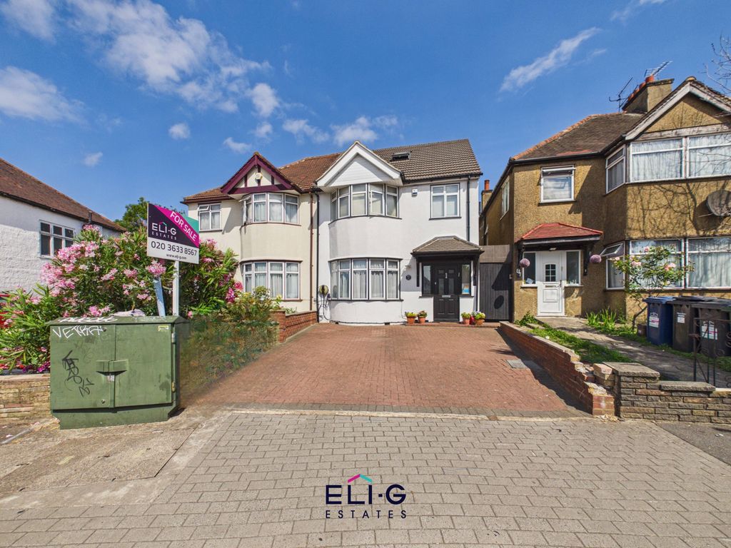 Property photo 1 of 18 5 Bed Semi-Detached House For Sale Highfield Avenue, London Nw11