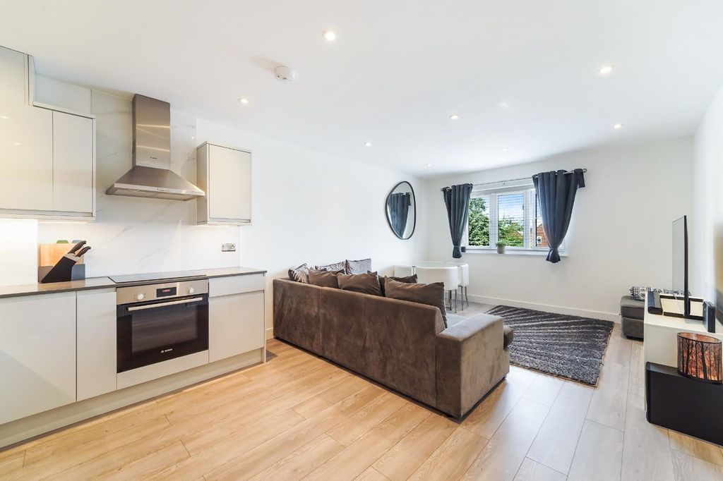 Property photo 2 of 14 Copthorne House