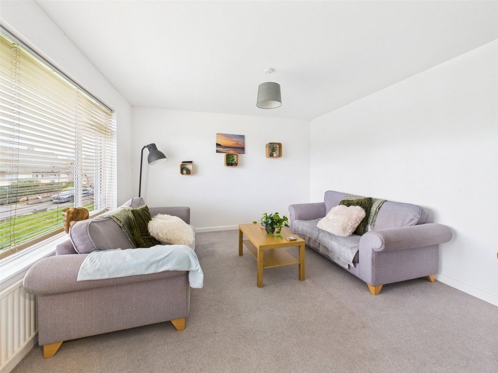 Property photo 2 of 23 Picture No. 12