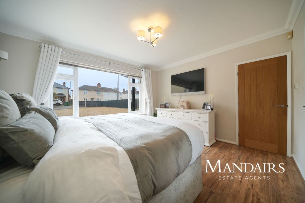 Property photo 3 of 36