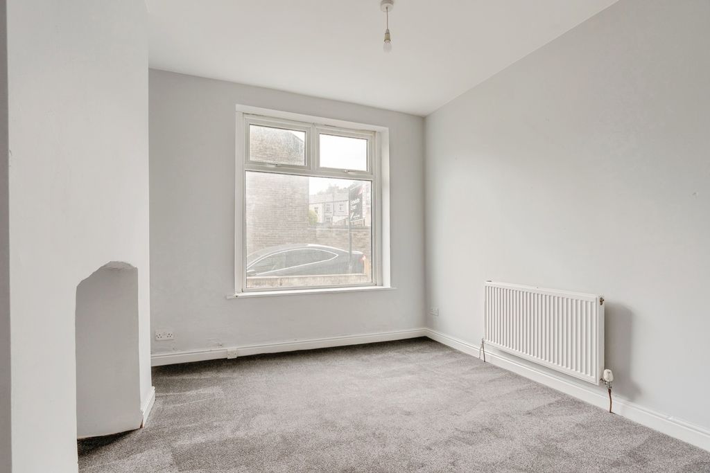 Property photo 3 of 18 Pbox-Img.Jpg